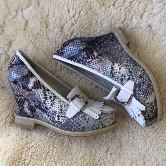 Snake print Fringed Leather Wedges - Picture 3 of 6